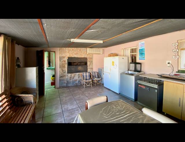 4 BEDROOM HOUSE FOR SALE IN LAAIPLEK